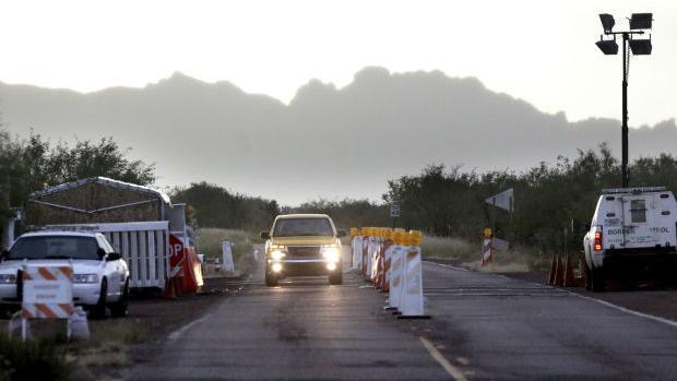 Border officers in Arizona now must wear masks during pandemic